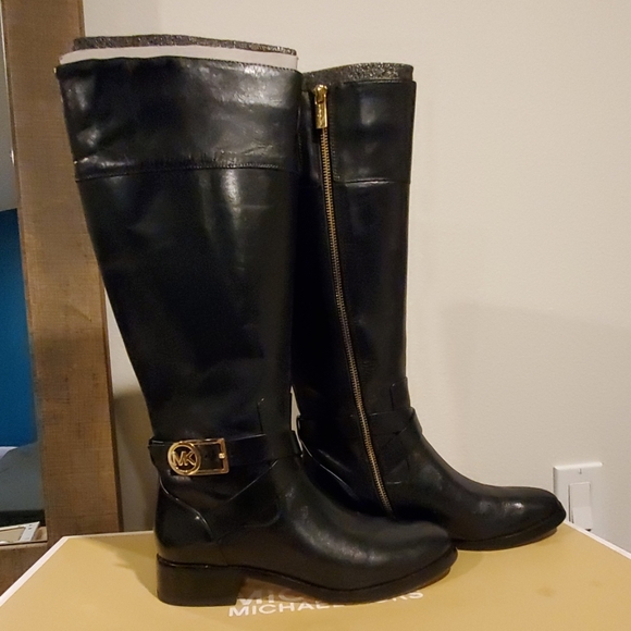 Michael Kors boots - Picture 1 of 2